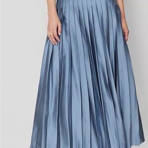 Ann Taylor Satin Pleated Midi Skirt size 6